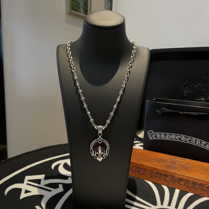 Ch*0me He**ts necklaces